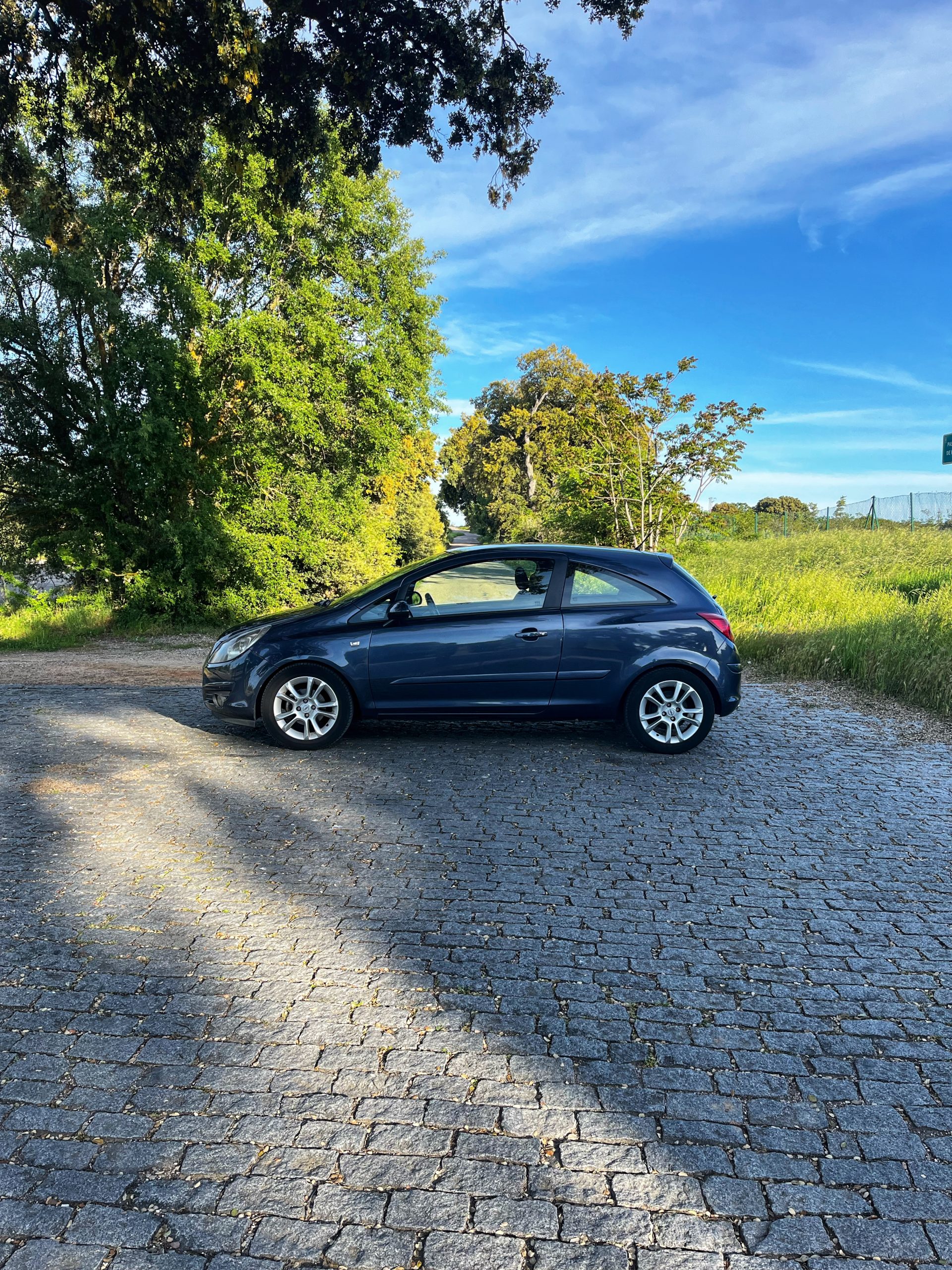 VENDIDO: OPEL CORSA SPORT 1.4 90CV
