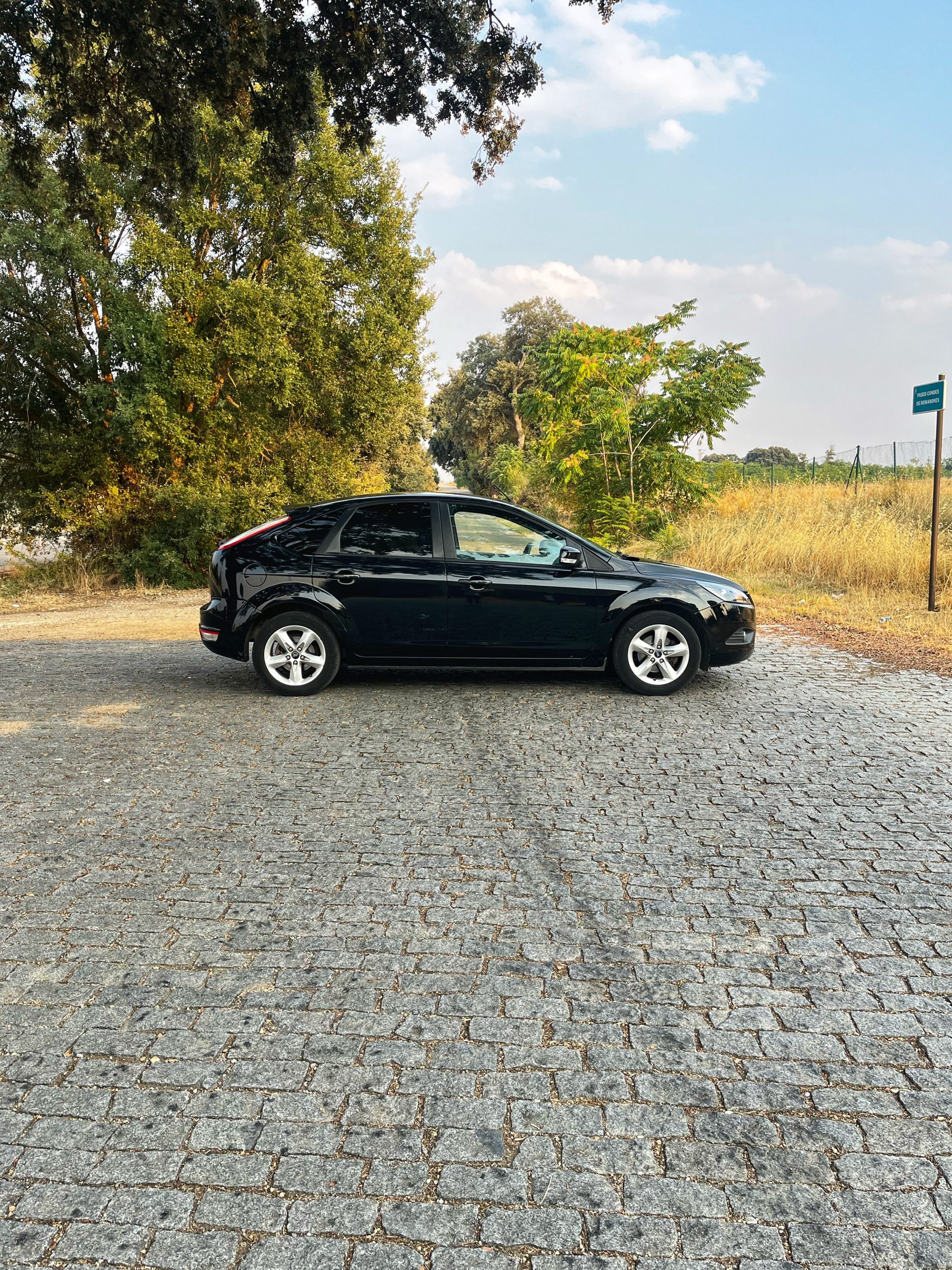 VENDIDO: FORD FOCUS TREND 1.6 100CV