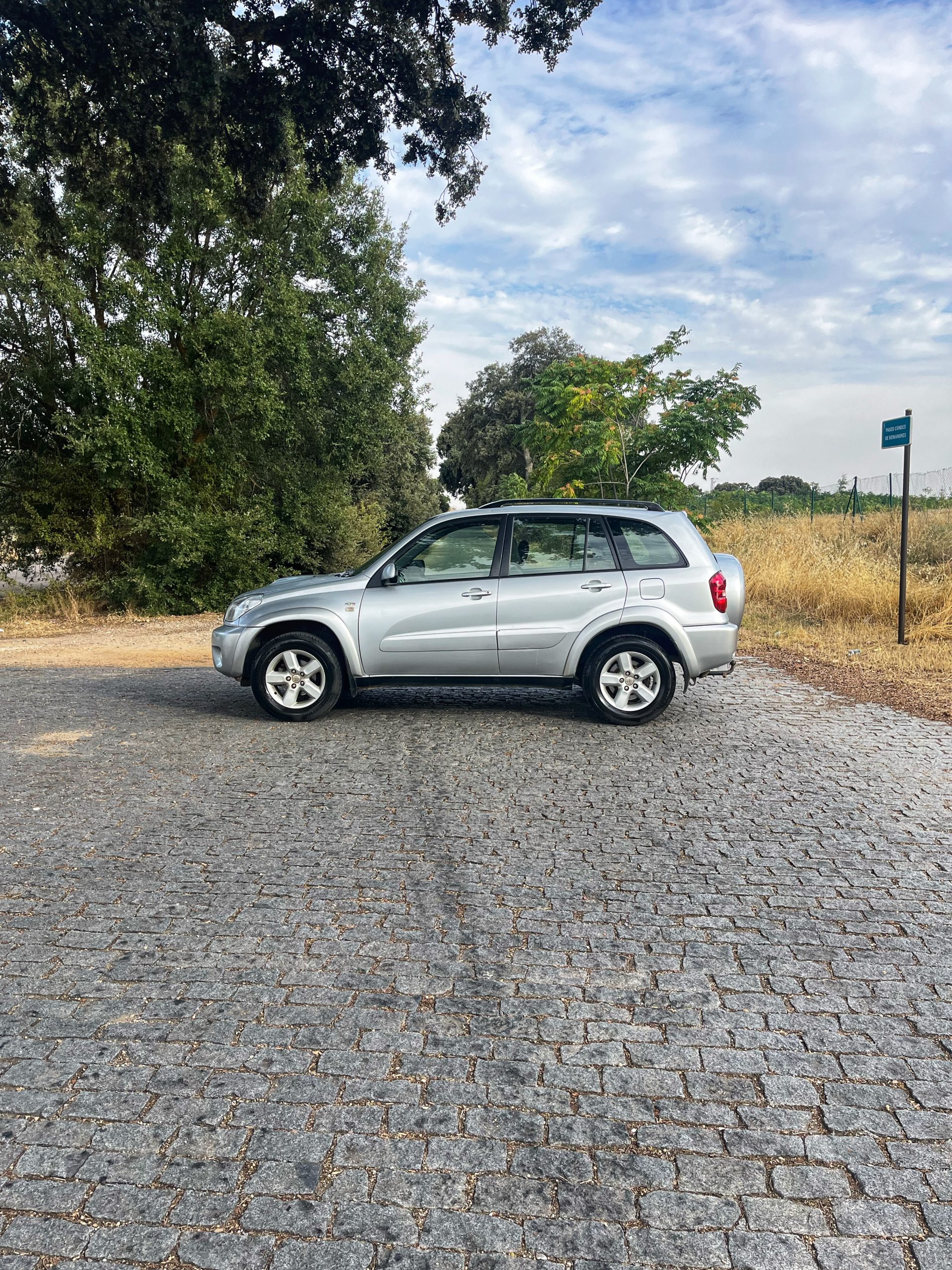 VENDIDO: TOYOTA RAV4 SOL 2.0 D-4D 116CV 4X4