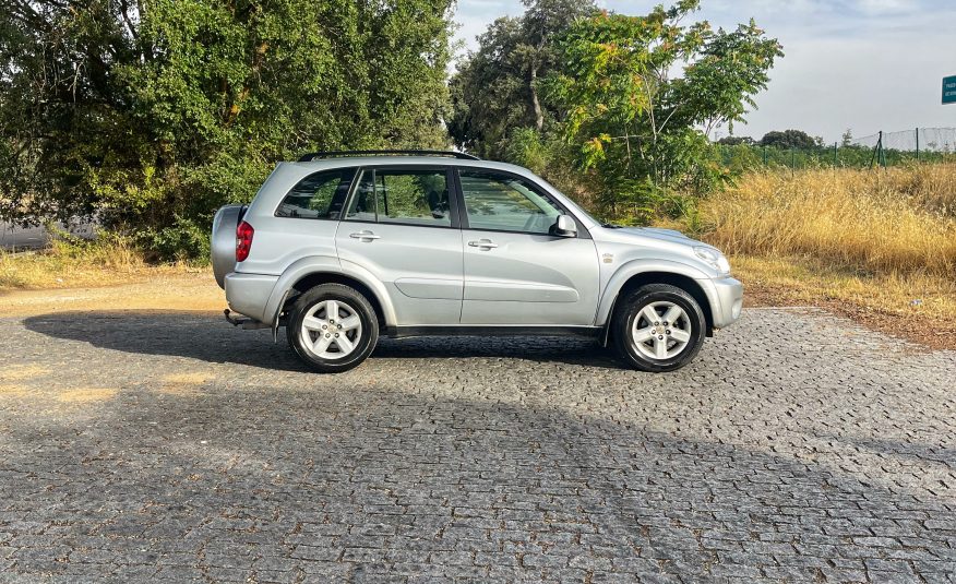 VENDIDO: TOYOTA RAV4 SOL 2.0 D-4D 116CV 4X4