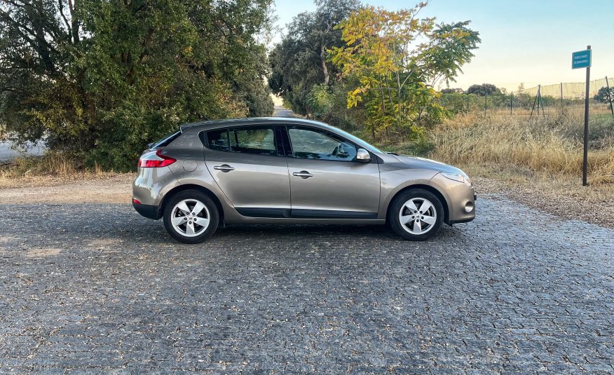 RESERVADO: RENAULT MEGANE DYNAMIQUE 1.6 110CV
