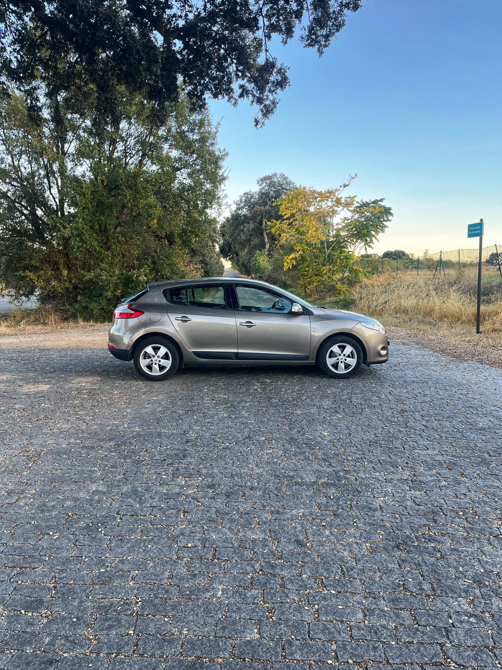 VENDIDO: RENAULT MEGANE DYNAMIQUE 1.6 110CV