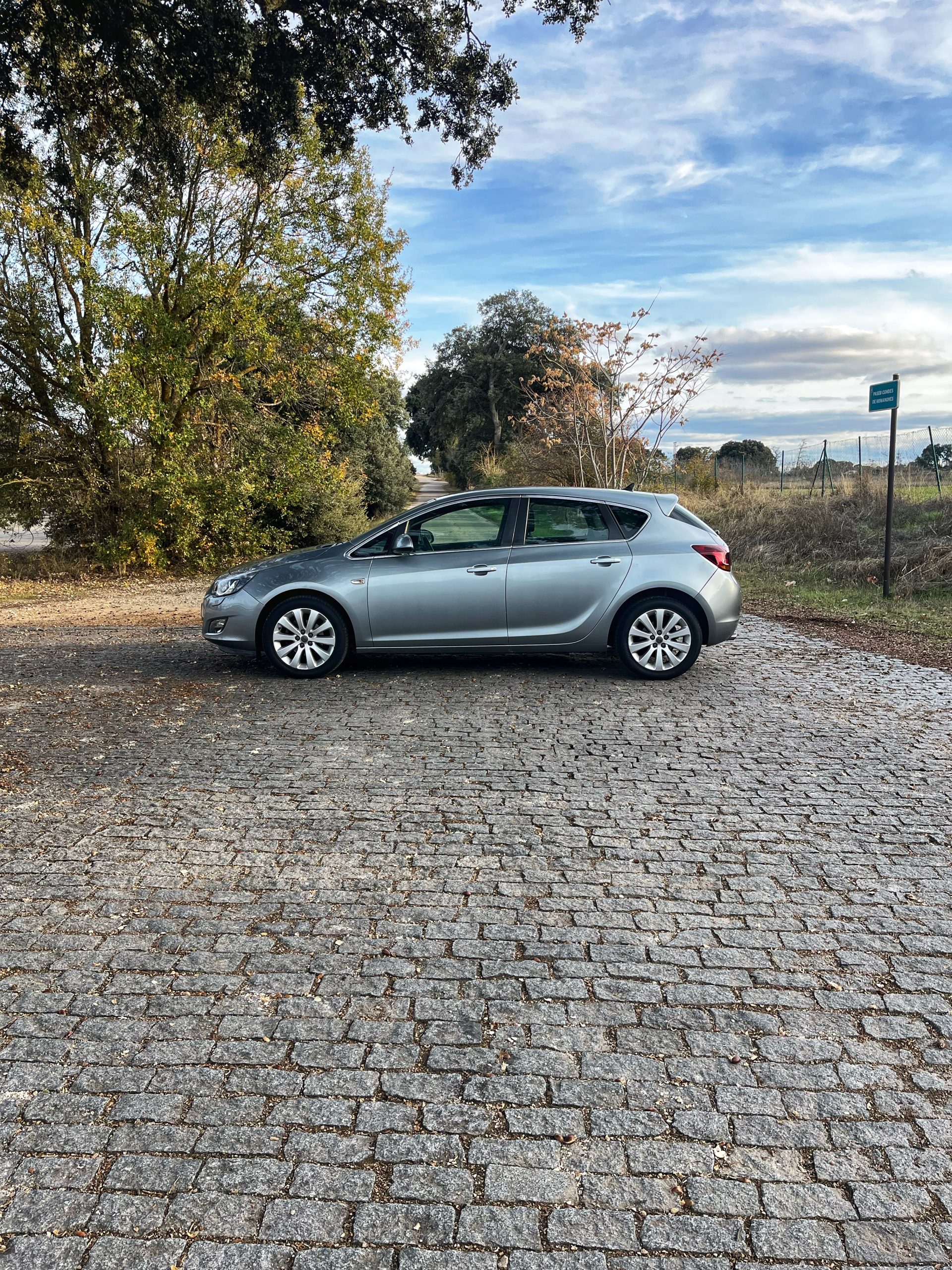 RESERVADO: OPEL ASTRA SPORT 1.4 TURBO 140CV