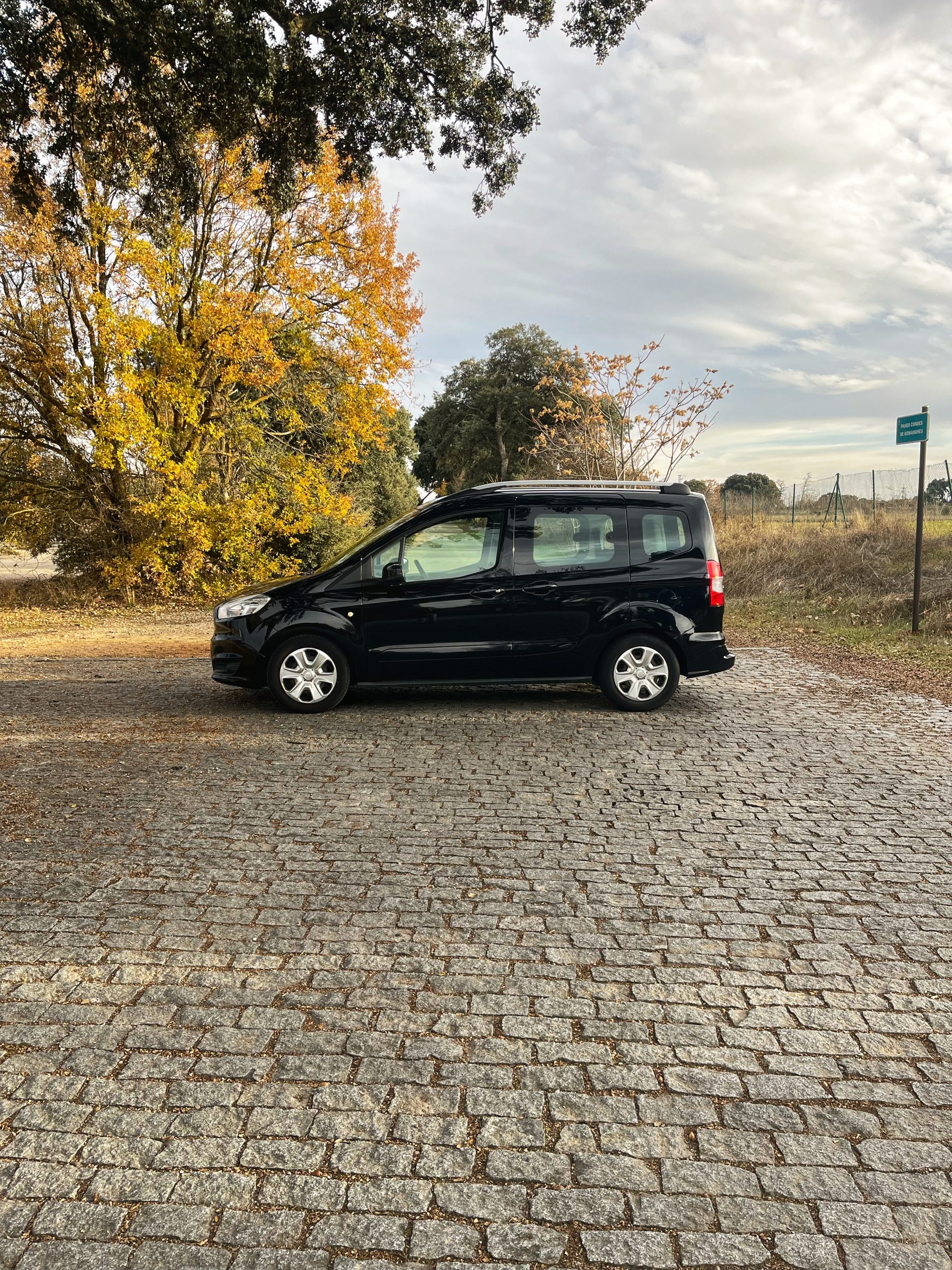 RESERVADO: FORD TOURNEO COURIER 1.5 TDCI 95CV TREND