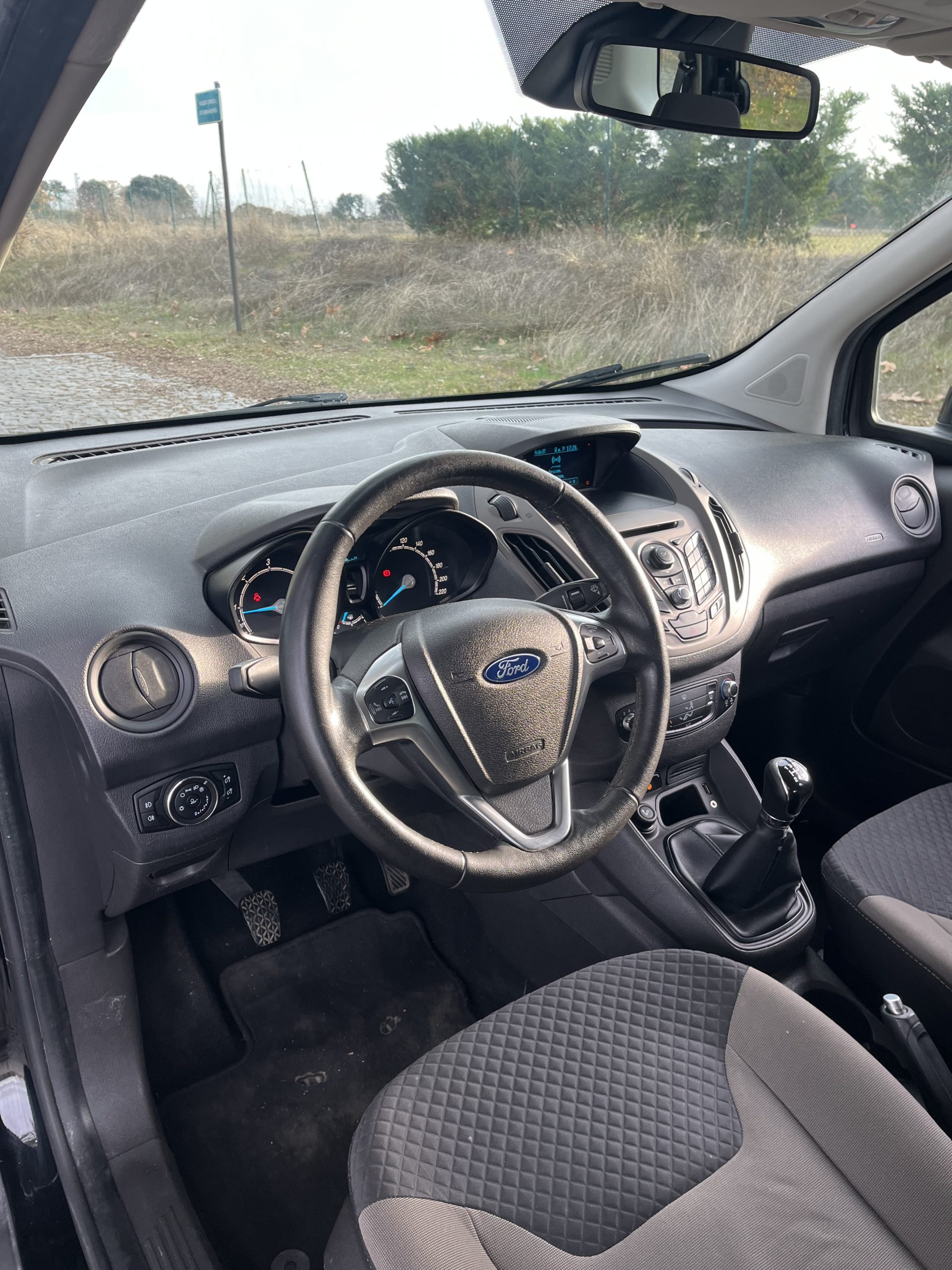 RESERVADO: FORD TOURNEO COURIER 1.5 TDCI 95CV TREND