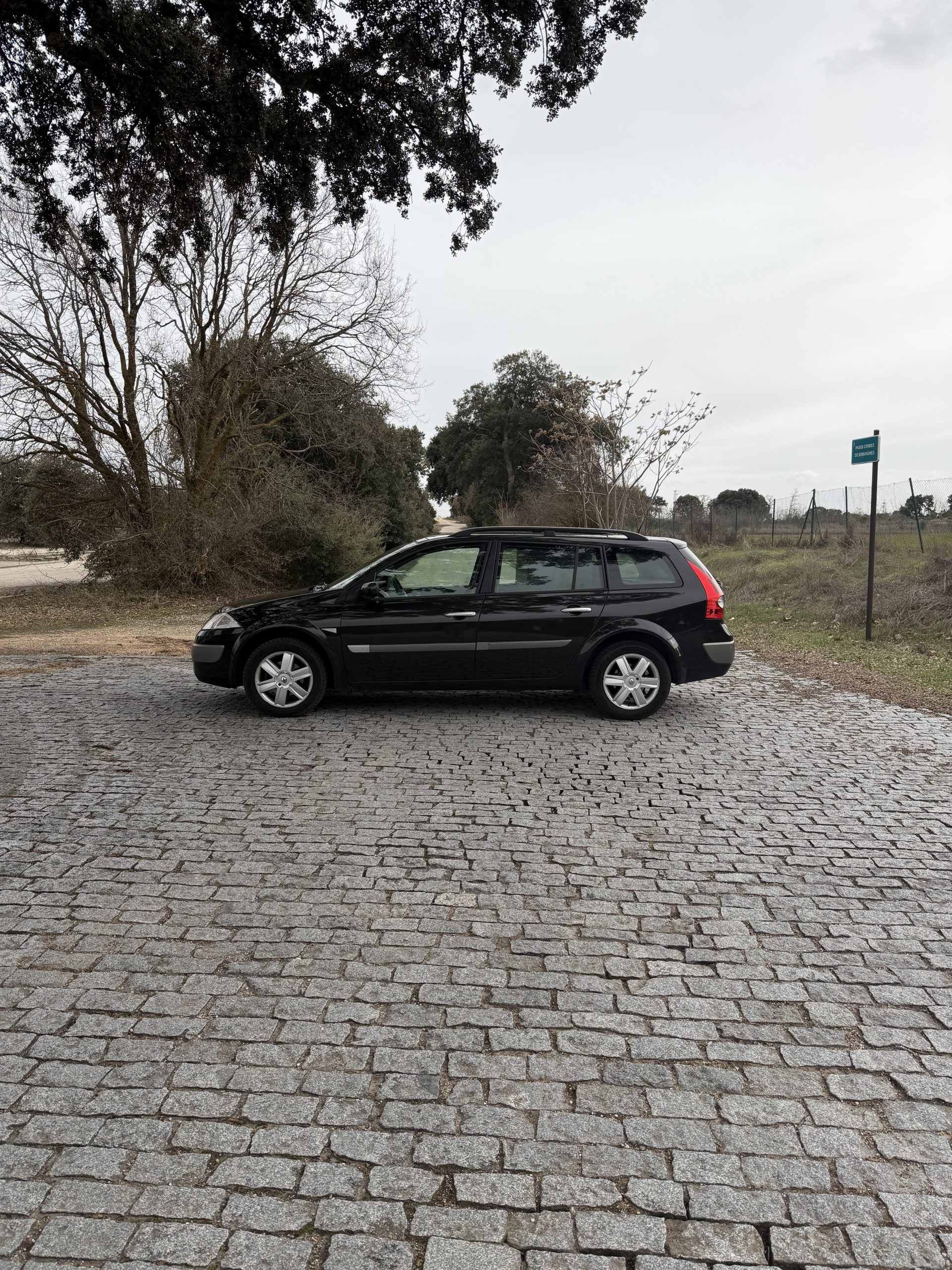 VENDIDO: RENAULT MEGANE GRAND TOUR DYNAMIQUE 1.9DCI 120CV