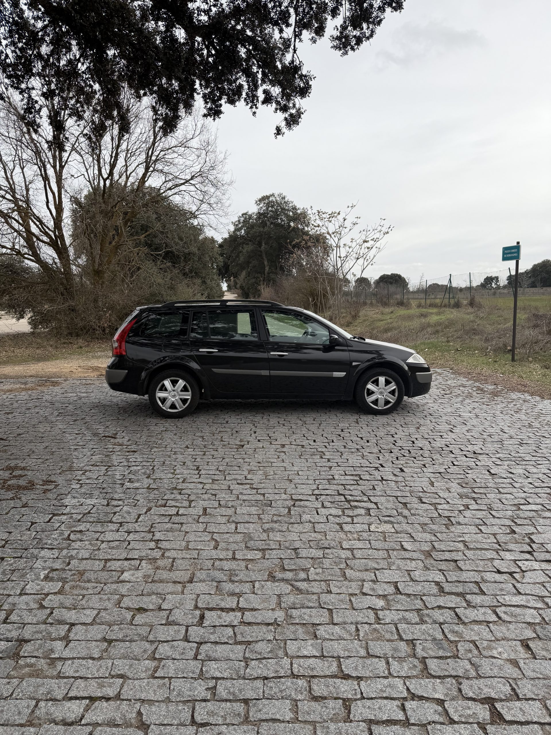 VENDIDO: RENAULT MEGANE GRAND TOUR DYNAMIQUE 1.9DCI 120CV