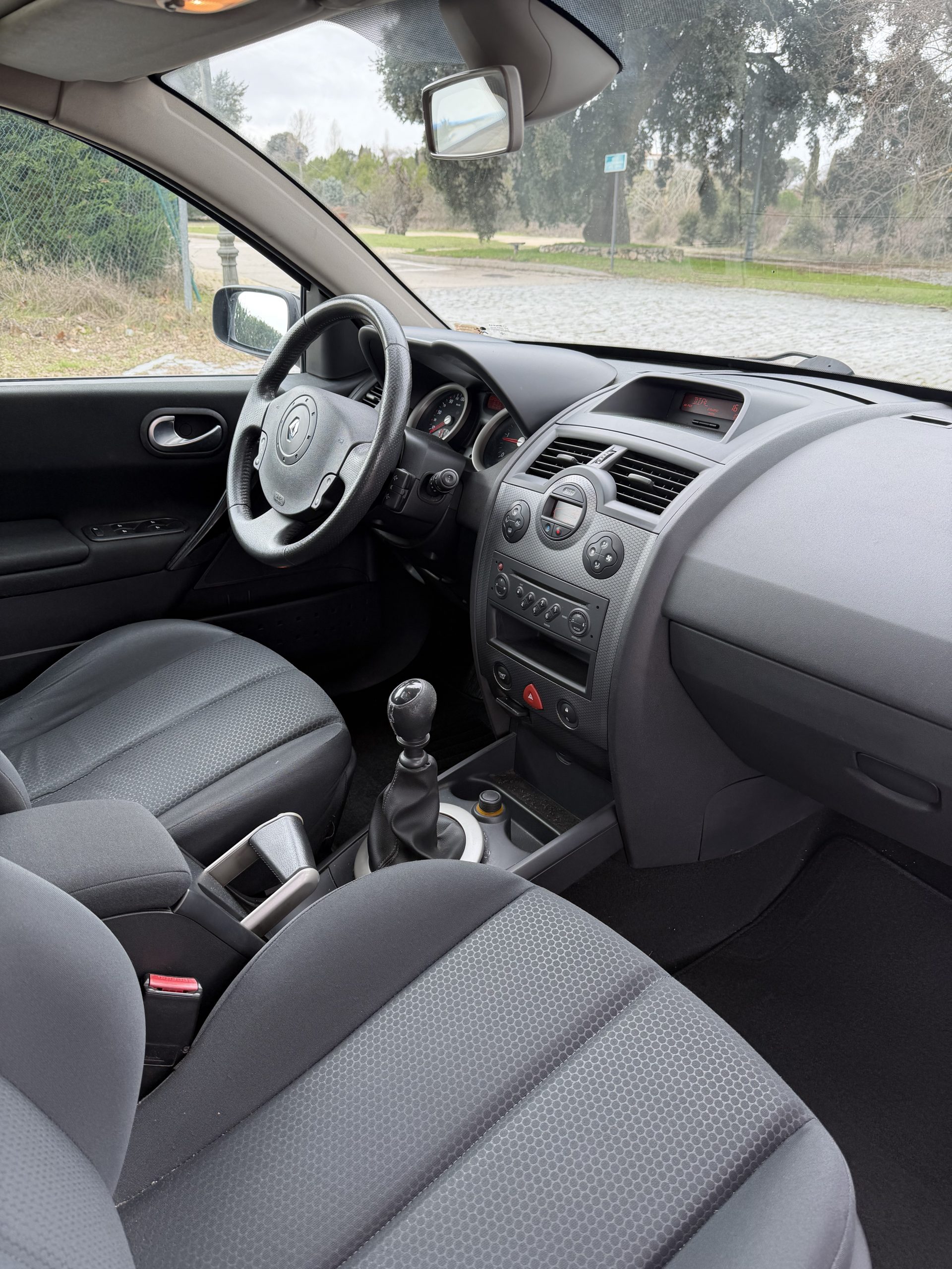 VENDIDO: RENAULT MEGANE GRAND TOUR DYNAMIQUE 1.9DCI 120CV