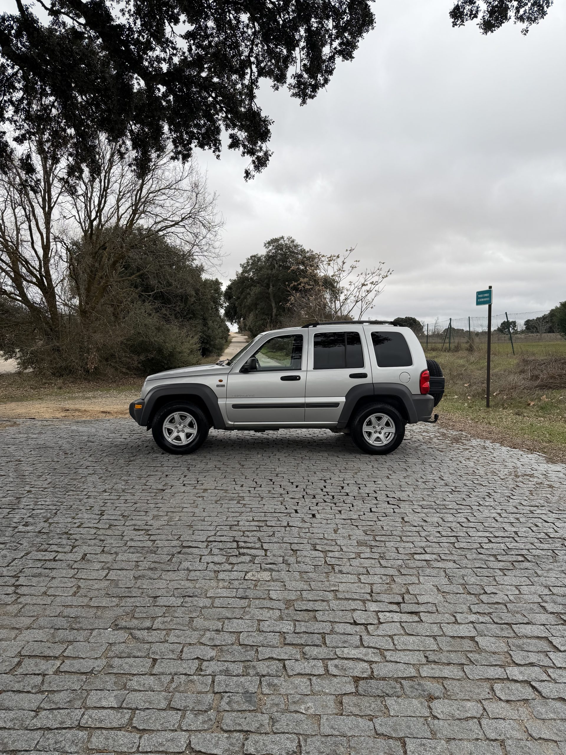 JEEP CHEROKEE SPORT 2.8CRD 150CV AUT.