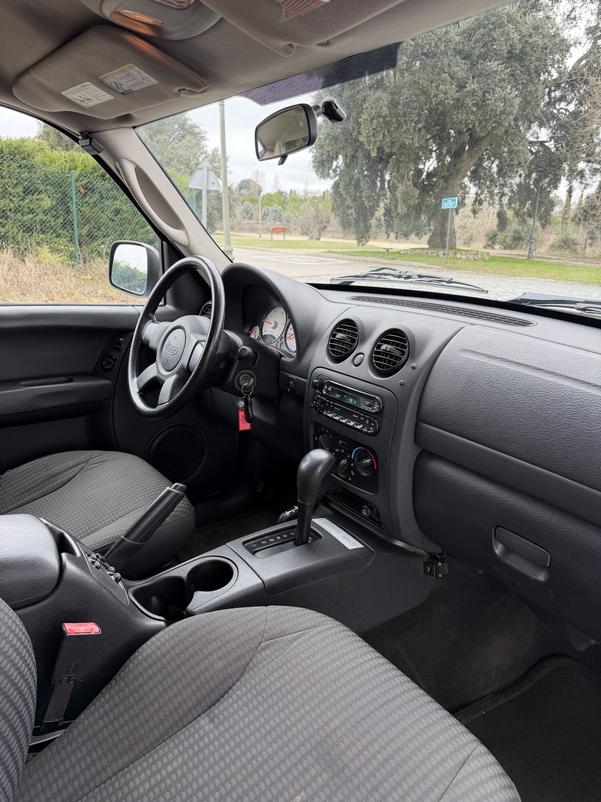 JEEP CHEROKEE SPORT 2.8CRD 150CV AUT.