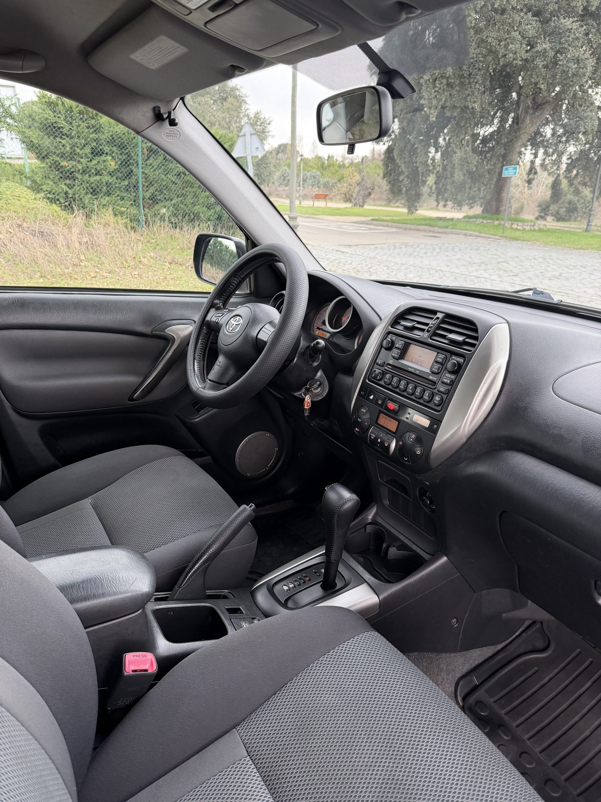 VENDIDO: TOYOTA RAV4 SOL 2.0 VVTi 150CV AUT. 4×4
