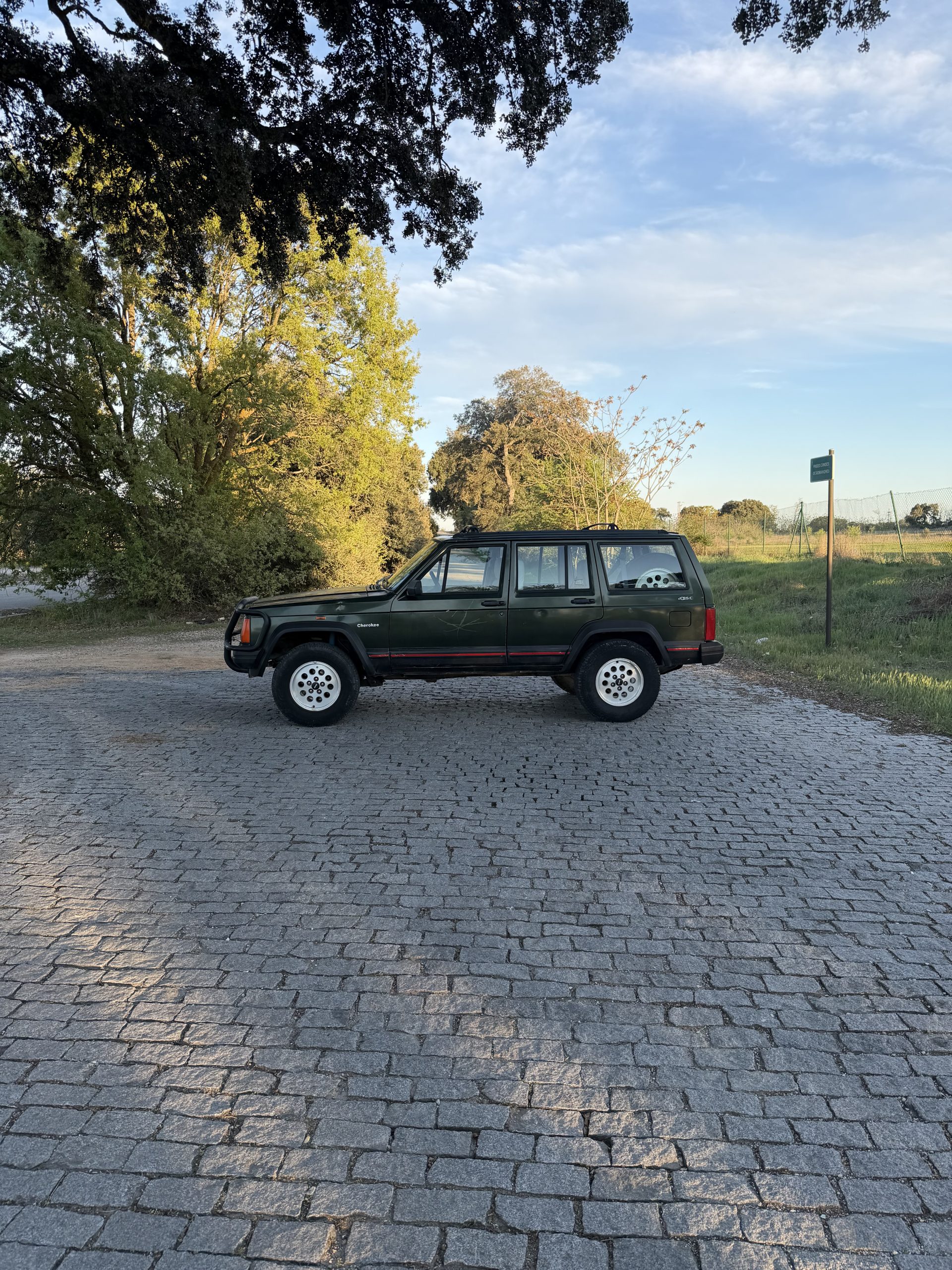 RESERVADO: JEEP CHEROKEE 2.5 TD 115CV