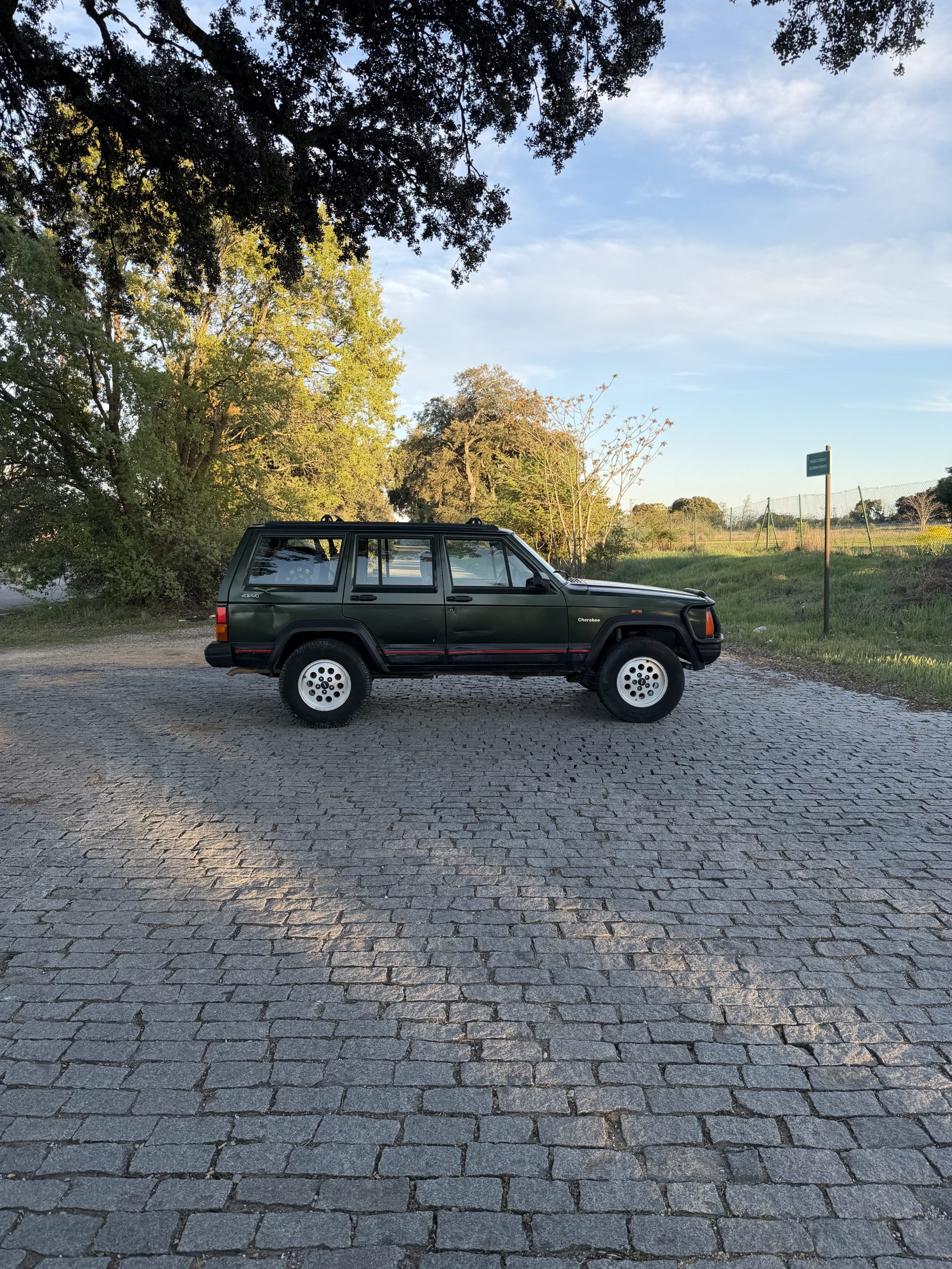 RESERVADO: JEEP CHEROKEE 2.5 TD 115CV
