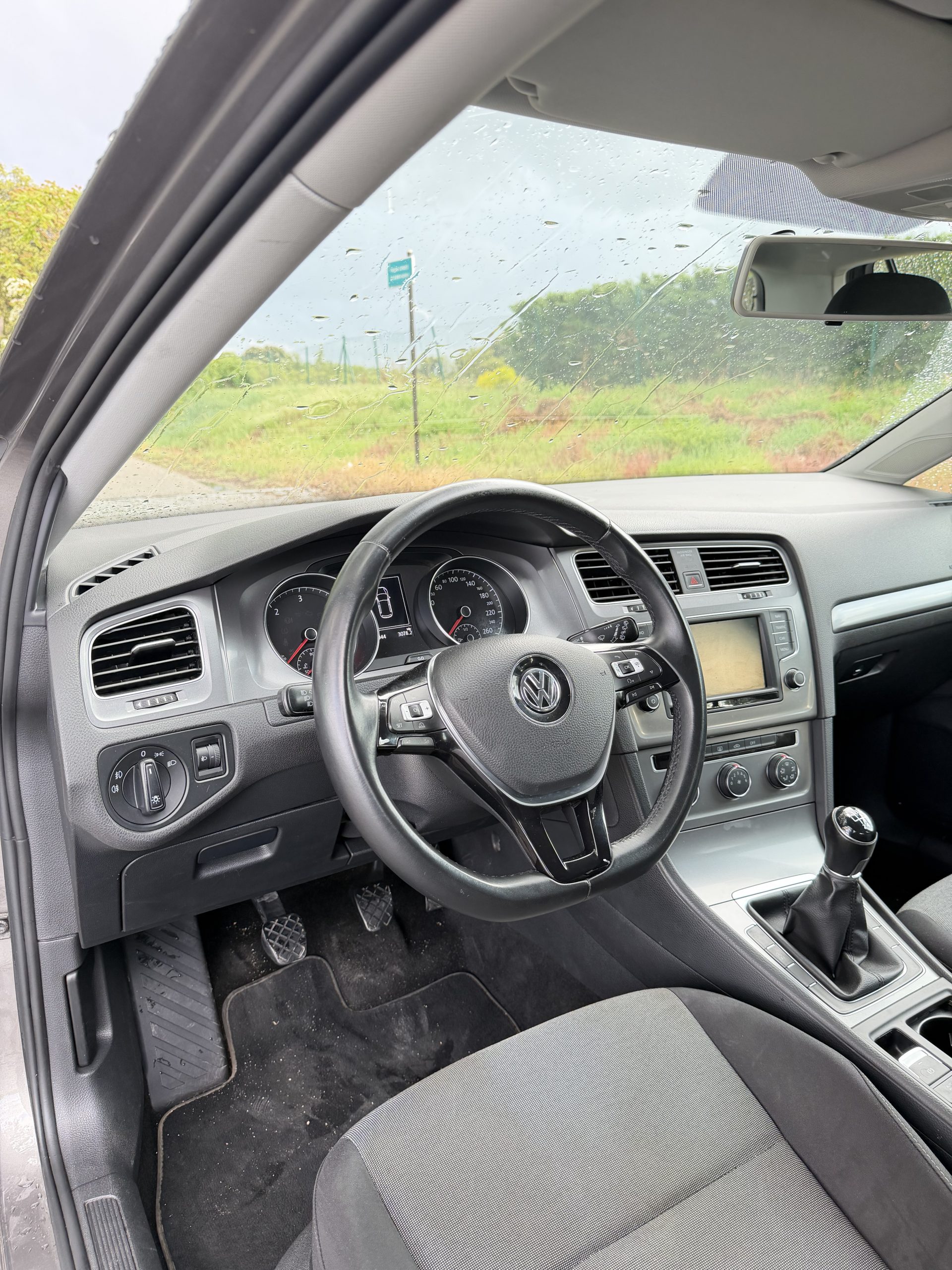 VENDIDO: VOLKSWAGEN GOLF BUSINESS 1.6 TDI 110CV BMT