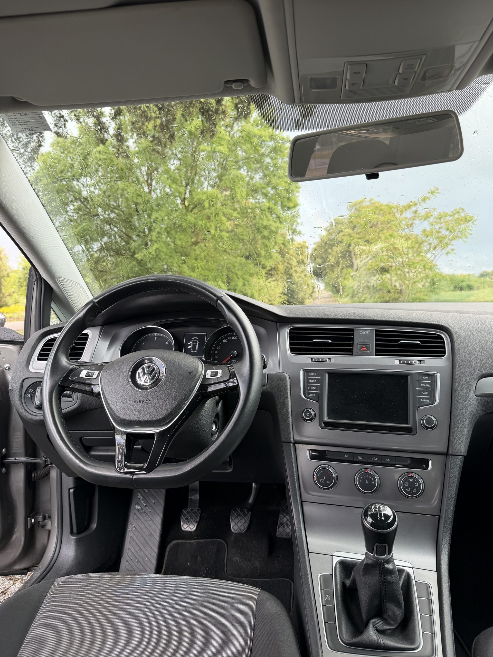 VENDIDO: VOLKSWAGEN GOLF BUSINESS 1.6 TDI 110CV BMT