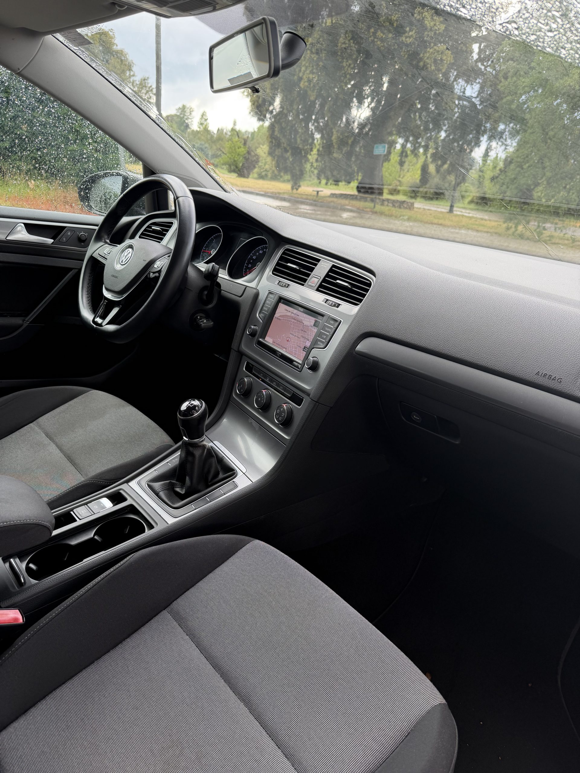 VENDIDO: VOLKSWAGEN GOLF BUSINESS 1.6 TDI 110CV BMT